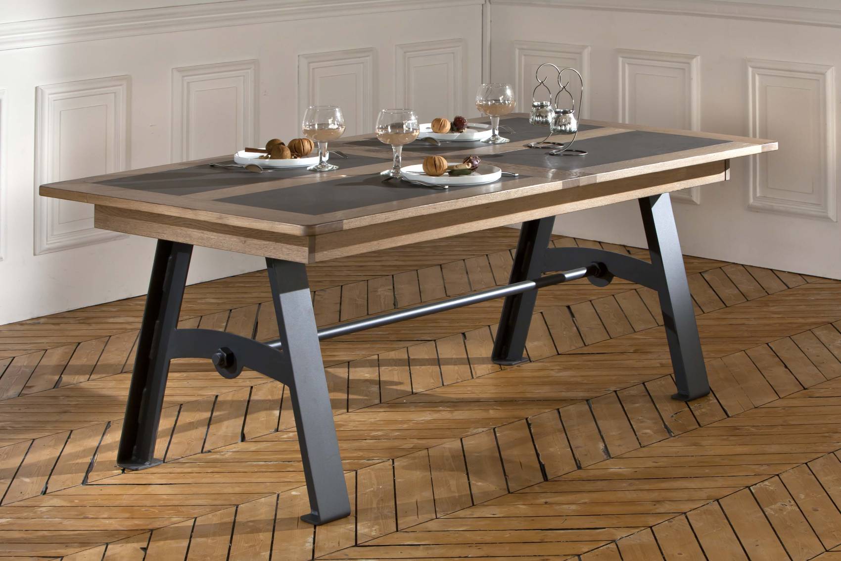 Table chêne et céramique pieds métal Ateliers de Langres – DEAUVIL