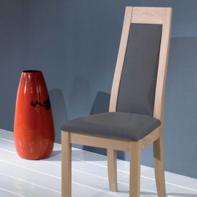 Chaise en chêne massif assise et dossier tissu gris – Ateliers de Langres – CERAM