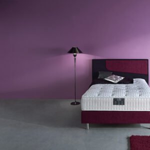 Literie : matelas FANTASTIC – sommier DECOREV – tête de lit DIAGONALE
