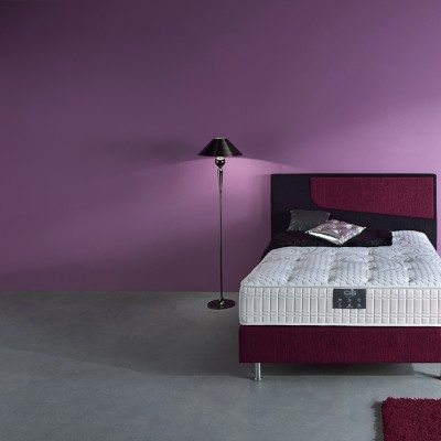 Literie : matelas FANTASTIC – sommier DECOREV – tête de lit DIAGONALE