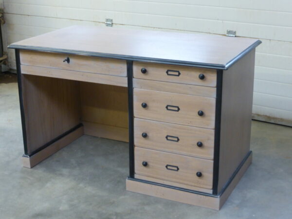Bureau sur-mesure en chêne - 5 tiroirs