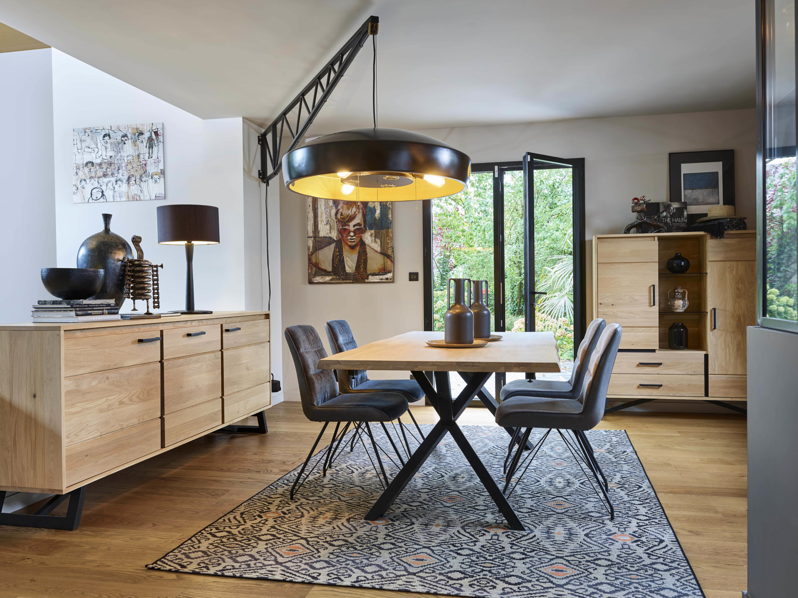 https://www.meubles-gibaud.fr/wp-content/uploads/2021/04/salle-a-manger-nomade-chene-massif-ateliers-de-langres-meubles-gibaud-scaled.jpg