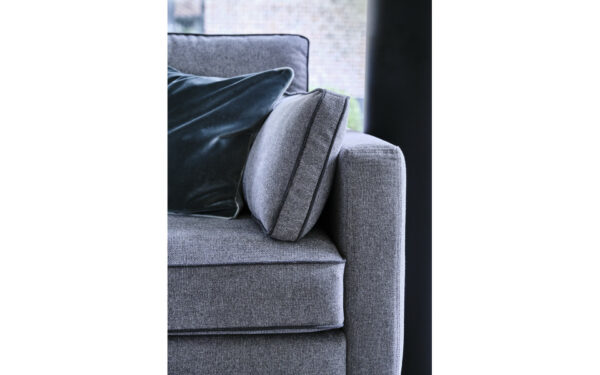 PETER – Image 6