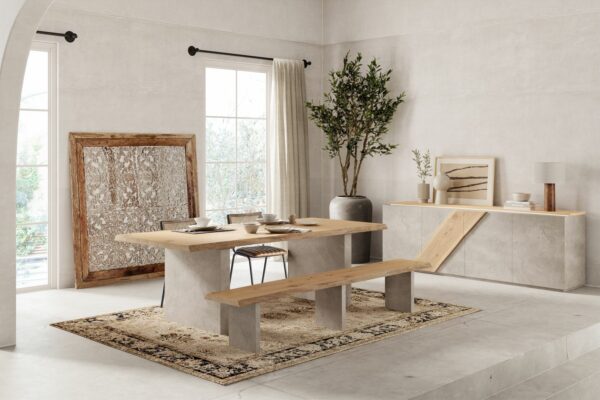 salle à manger table bancs bahuts bois clair avec finition béton gris clair