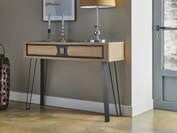 Salle à manger OMEGA composé de DEKTON et de chêne.